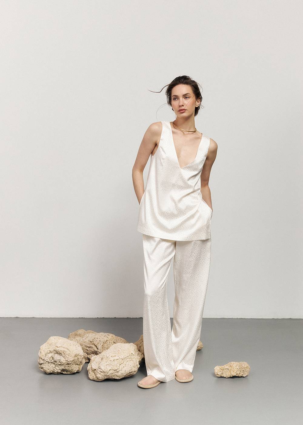 MILK PANTS WITH ANIMAL LEOPARD PRINT 1