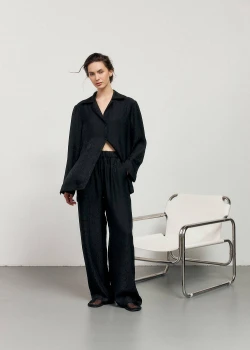 BLACK PANTS WITH ANIMAL REPTILES PRINT2