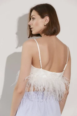 top with feathers4