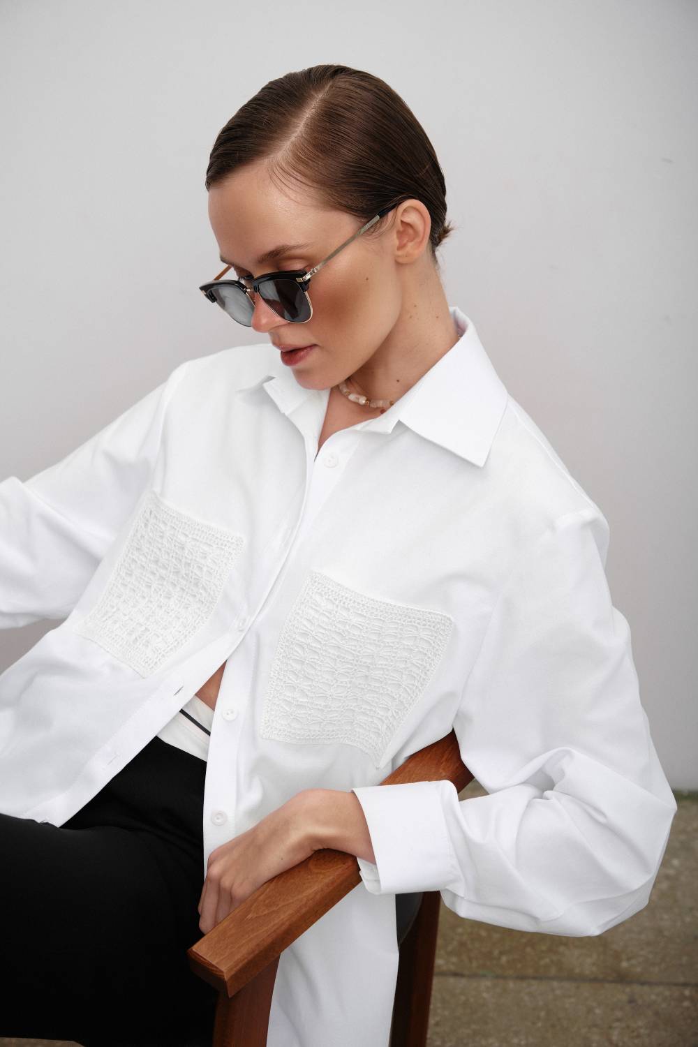 White shirt with knitted pockets 1